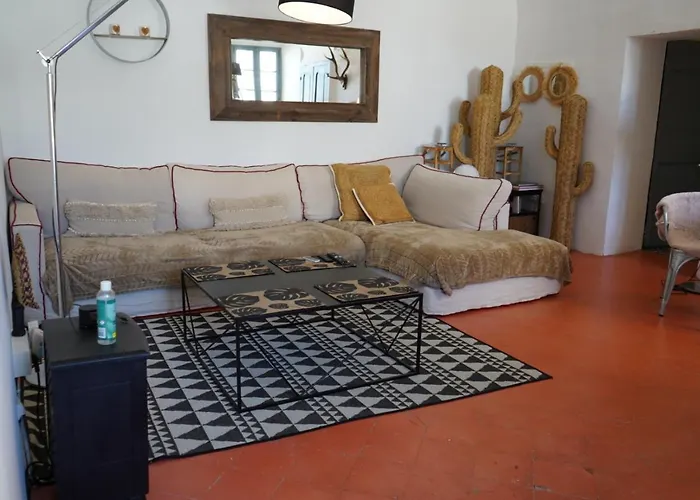 La Parenthese شقة ثوير